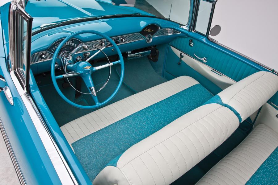 Интерьер Chevrolet Bel Air Convertible 1956 года  (фото 68 из 71)
